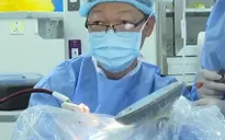 Phẫu thuật não tỉnh bằng robot mổ não hiện đại