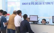 Người dân đổ xô đi đổi biển số xe trước ngày thực hiện biển số định danh