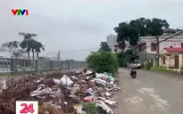 Rác thải ngập vỉa hè nhiều tuyến phố Hà Nội