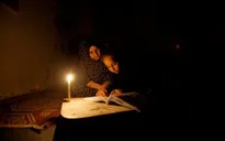 Nắng nóng nghiêm trọng, điều hòa và quạt điện trở nên xa xỉ tại Dải Gaza