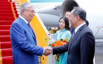 Tổng thống Kazakhstan đến Hà Nội, bắt đầu chuyến thăm chính thức Việt Nam