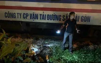 Hà Nội: Xe máy va chạm với tàu hỏa, 2 phụ nữ thương vong