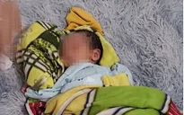Bé trai chưa tròn 1 tháng tuổi bị bỏ rơi tại chùa