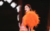 Chi Pu "đốn tim" fan trên sân khấu Hoa hậu hòa bình Việt Nam 2023