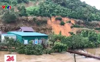 Đăk Nông: Nhiều nơi ở huyện Đăk Song vẫn bị chia cắt do ngập sâu