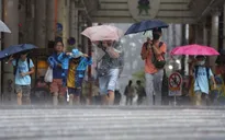 Nhật Bản, Hàn Quốc hủy hàng loạt chuyến bay vì bão Khanun