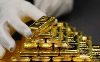 Giá vàng châu Á thoát khỏi mức thấp nhất một tháng qua