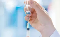 Nguyên nhân một bé song sinh tử vong, một bé nguy kịch sau tiêm vaccine
