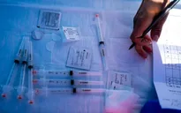 Mỹ phê duyệt vaccine COVID-19 cập nhật