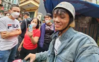 Nam shipper kể lại phút giây cứu 9 người trong vụ cháy chung cư mini