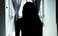 Bắt nhóm đối tượng chuyên ép các cô gái chụp ảnh khỏa thân, bán dâm trả nợ
