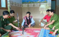 Người dân vùng biên giới Gia Lai tích cực giao nộp vũ khí, vật liệu nổ