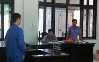 Cựu cán bộ công an dùng súng cướp tiệm vàng lĩnh án tù