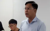 Nguy cơ cháy cỏ nhựa khi quấn quanh trụ điện, đơn vị lắp đặt nói gì?