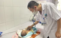 Cứu trẻ sơ sinh bị suy hô hấp, xuất huyết não nặng