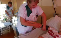 Đức cảnh báo nguy cơ khủng hoảng về chăm sóc y tế do thiếu nhân viên