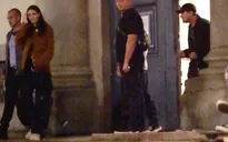 Leonardo DiCaprio đưa bạn gái mới đi chơi với mẹ ở Milan