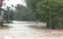 Hơn 4.300 học sinh huyện miền núi Hà Tĩnh nghỉ học do mưa lũ