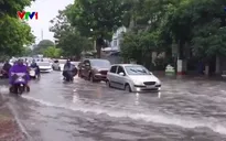 Mưa lớn kéo dài, nhiều tuyến đường ở TP Thanh Hóa bị ngập lụt