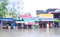 Người dân thành phố Thanh Hóa khổ sở vì ngập lụt