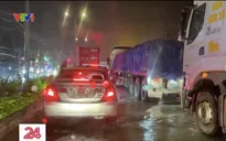 Quốc lộ 51 ngập nặng sâu do mưa lớn
