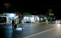 Xe máy thông chốt kiểm tra nồng độ cồn, đâm một CSGT bị thương