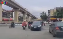 Ô tô đi ngược chiều gây mất an toàn