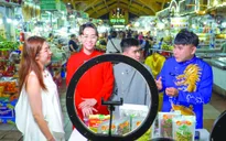 Nhộn nhịp chợ Tết online