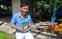 “Hồi sinh” rác củi trong nước lũ thành các tác phẩm điêu khắc mang ra thế giới