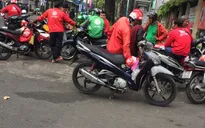 “Cuộc chiến quán nhậu” giữa các hãng gọi xe công nghệ