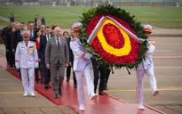Chủ tịch Quốc hội Bulgaria vào lăng viếng Chủ tịch Hồ Chí Minh