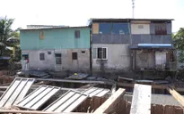 Cải tạo kênh, rạch ở Cần Thơ làm nứt, sụt lún nhà, người dân lo Tết không có nhà về
