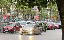 Bắt giữ đối tượng tháo hàng loạt gương ô tô trong đêm