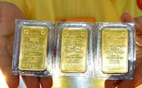 Giá vàng trong nước ngược chiều thế giới
