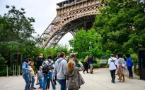 Du lịch Pháp gặp thách thức từ cuộc đình công Tháp Eiffel