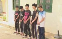 Bắt khẩn cấp 5 thanh niên dụ bé gái 12 tuổi vào nhà nghỉ