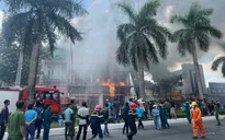 Cháy lớn tại gara sửa ô tô ở Cần Thơ
