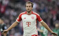 Harry Kane cân bằng kỷ lục của Luca Toni