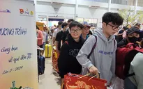 TP Hồ Chí Minh: Nhiều công nhân và người thân được tặng vé tàu về quê ăn Tết
