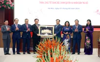 Chủ tịch Quốc hội thăm, chúc Tết Đảng bộ, chính quyền và nhân dân Hà Nội