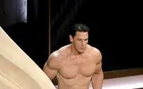 Oscar 2024: John Cena khiến thế giới sửng sốt khi... khỏa thân lên trao giải