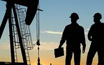 Giá dầu tăng lên mức cao nhất trong 4 tháng