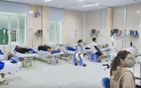 Hơn 100 người nghi ngộ độc sau khi ăn cơm gà