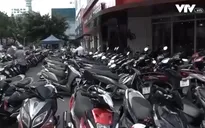 Cảnh giác thủ đoạn tráo biển số để trộm xe máy tại bãi giữ xe ở TP Hồ Chí Minh