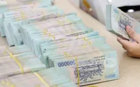 Lãi suất tiết kiệm tiếp tục giảm