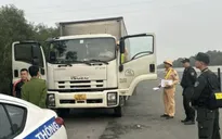 Dừng ô tô trên cao tốc Hà Nội - Hải Phòng để đánh bạc
