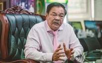 Ông Trần Quí Thanh cùng 2 con gái chuẩn bị hầu tòa