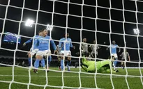 Napoli giành chiến thắng trước Juventus trên sân nhà