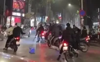 Nhóm thanh thiếu niên cầm xẻng đánh người trên đường phố Hà Nội