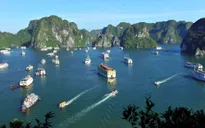 Lần đầu tiên trình diễn ánh sáng bằng drone trên Vịnh Hạ Long